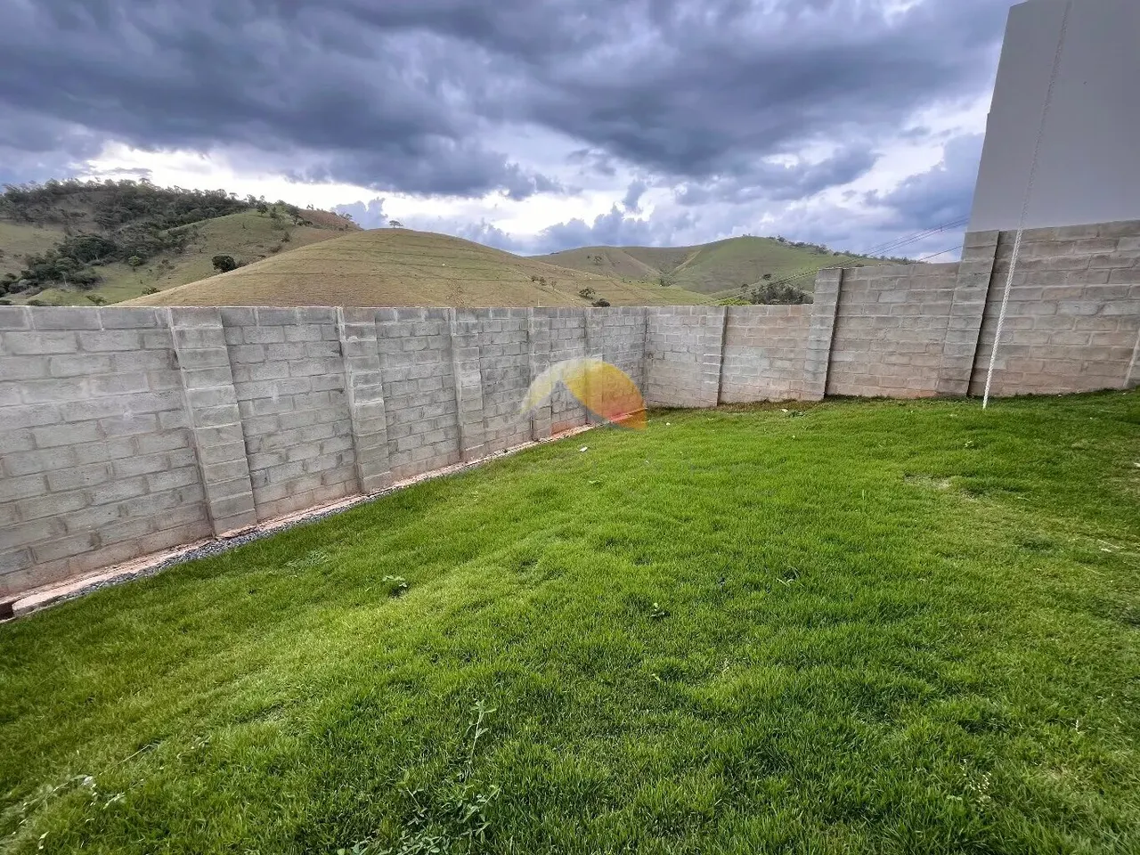Foto 8 de Casa nova de 3 quartos (1 suíte com sacada) com área gourmet e vista, Jardim Califórnia