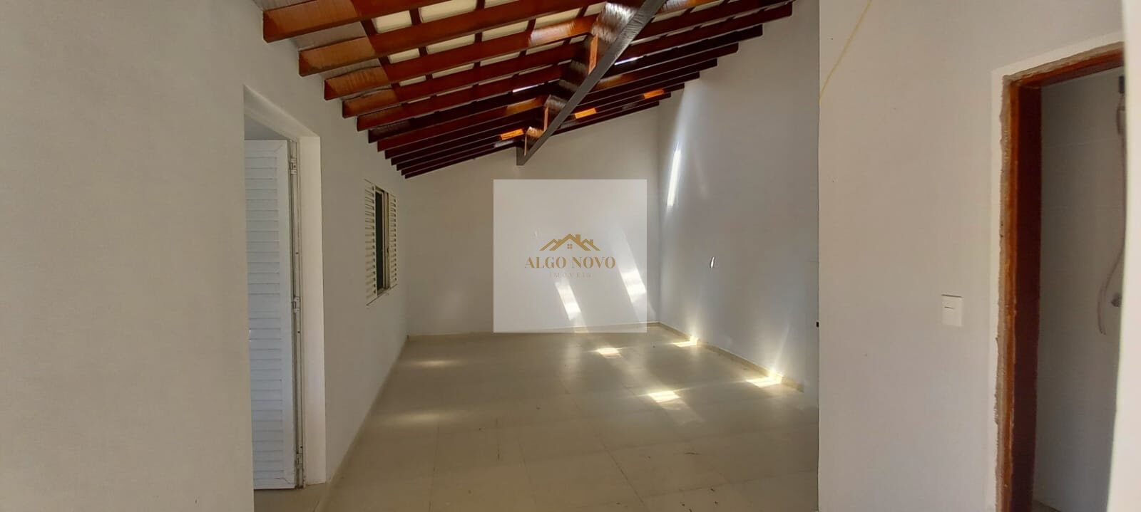 Foto 6 de Casa nova de 4 quartos com garagem coberta, Medicina