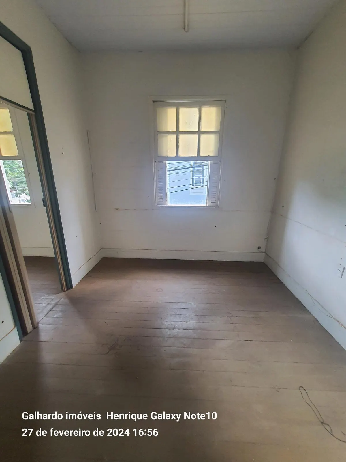 Foto 2 de Casa para reforma com 5 quartos e porão, Centro