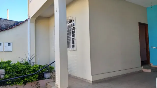 Casa térrea de 3 quartos (1 suíte) com área de churrasco na Rua Marechal Floriano, Morro Chic