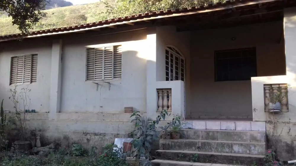 Foto 3 de Chácara de 990 m² com casa de 2 quartos e pomar, Cantagalo