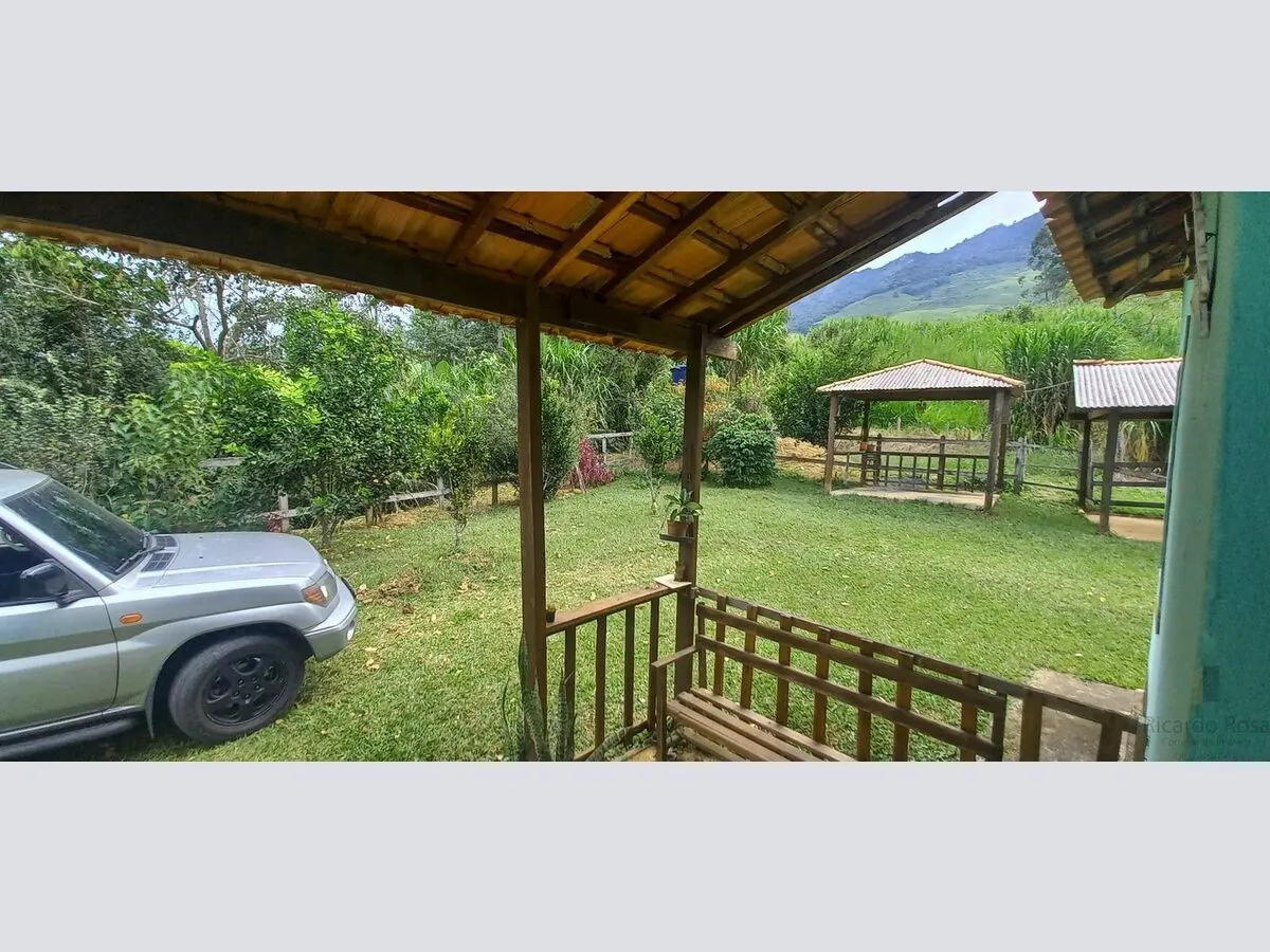 Foto 4 de Chácara com casa de 2 quartos, pomar e área de churrasco, Água Limpa
