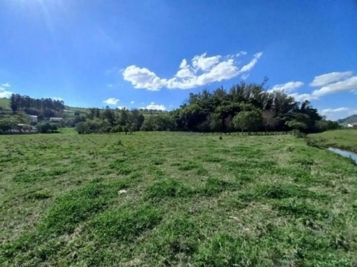 Foto 5 de Chácara com casa de 3 quartos na Rodovia Itajubá Piranguçu, Piedade