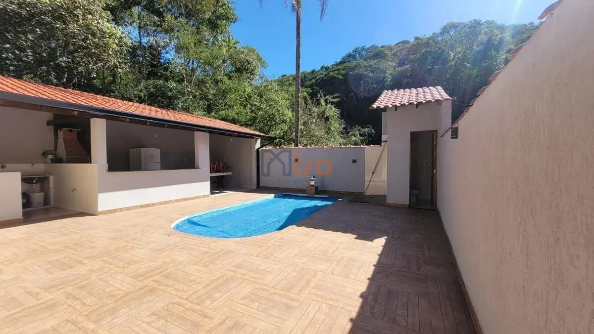 Foto 3 de Chácara com casa de 2 quartos, piscina e churrasqueira, Área Rural de Itajubá