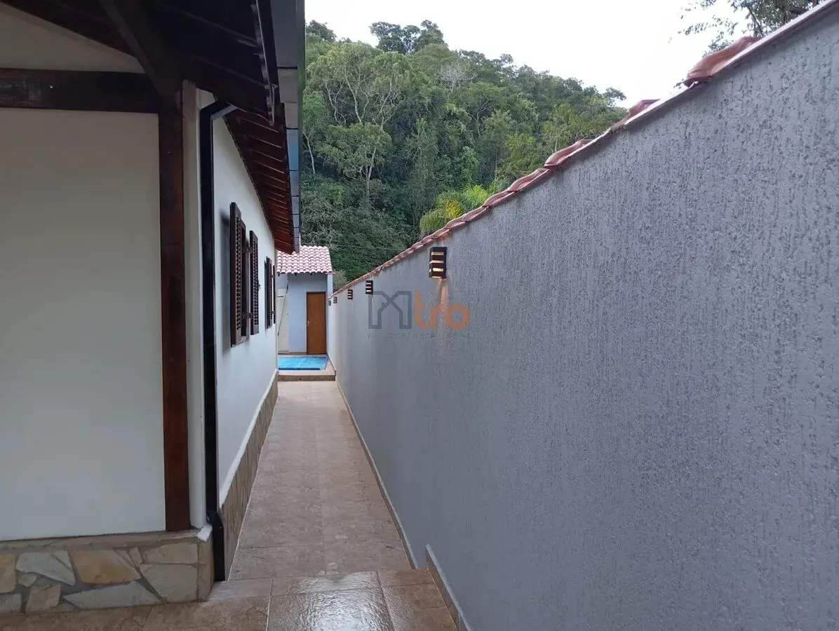 Foto 8 de Chácara com casa de 2 quartos, piscina e churrasqueira, Área Rural de Itajubá