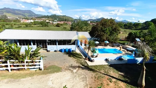 Chácara com casa de 3 quartos, piscinas, lago e salão de eventos, Novo Horizonte