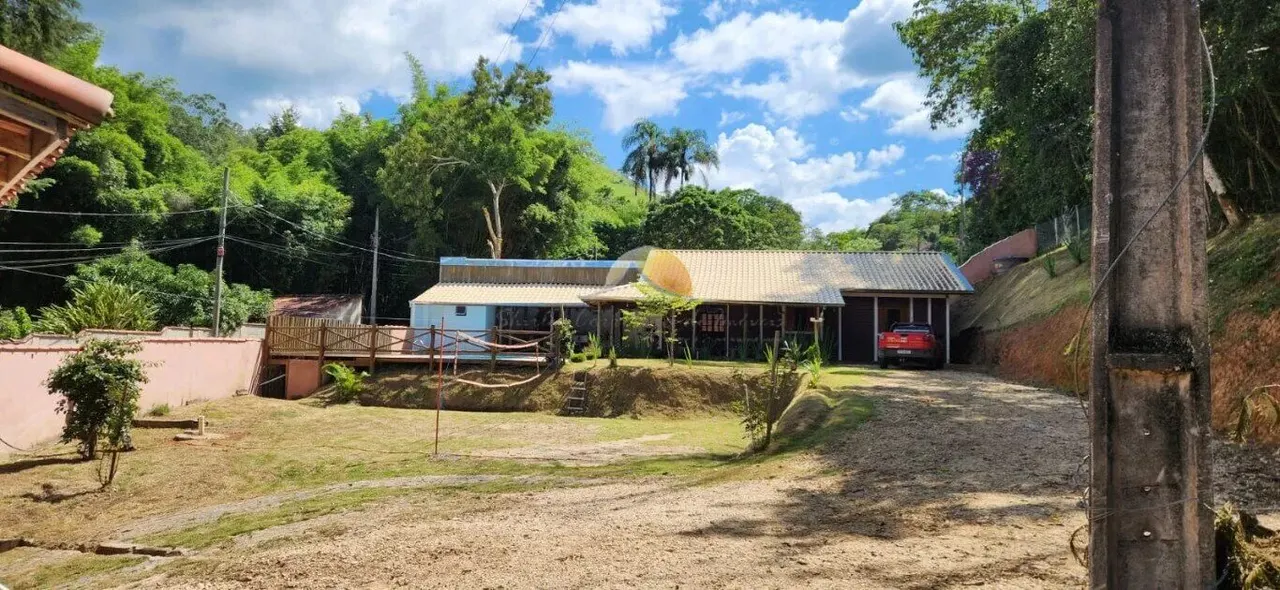 Foto 2 de Chácara de 1.100 m² com casa de 3 quartos (1 suíte), piscina e quadra, São Pedro