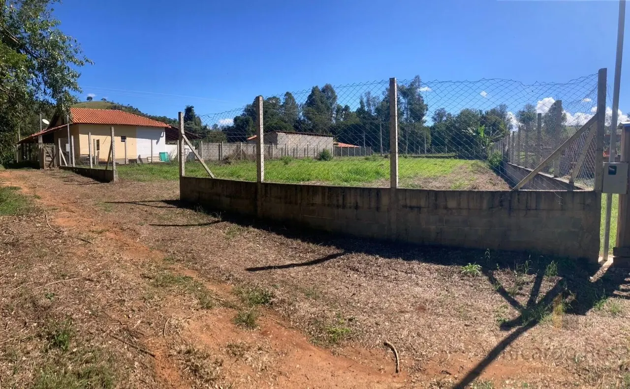 Foto 2 de Chácara de 1.112 m² nivelada e cercada, Pessegueiro