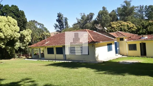 Chácara de 13,9 hectares com casa de 4 quartos, piscina e área de churrasco, Pessegueiro