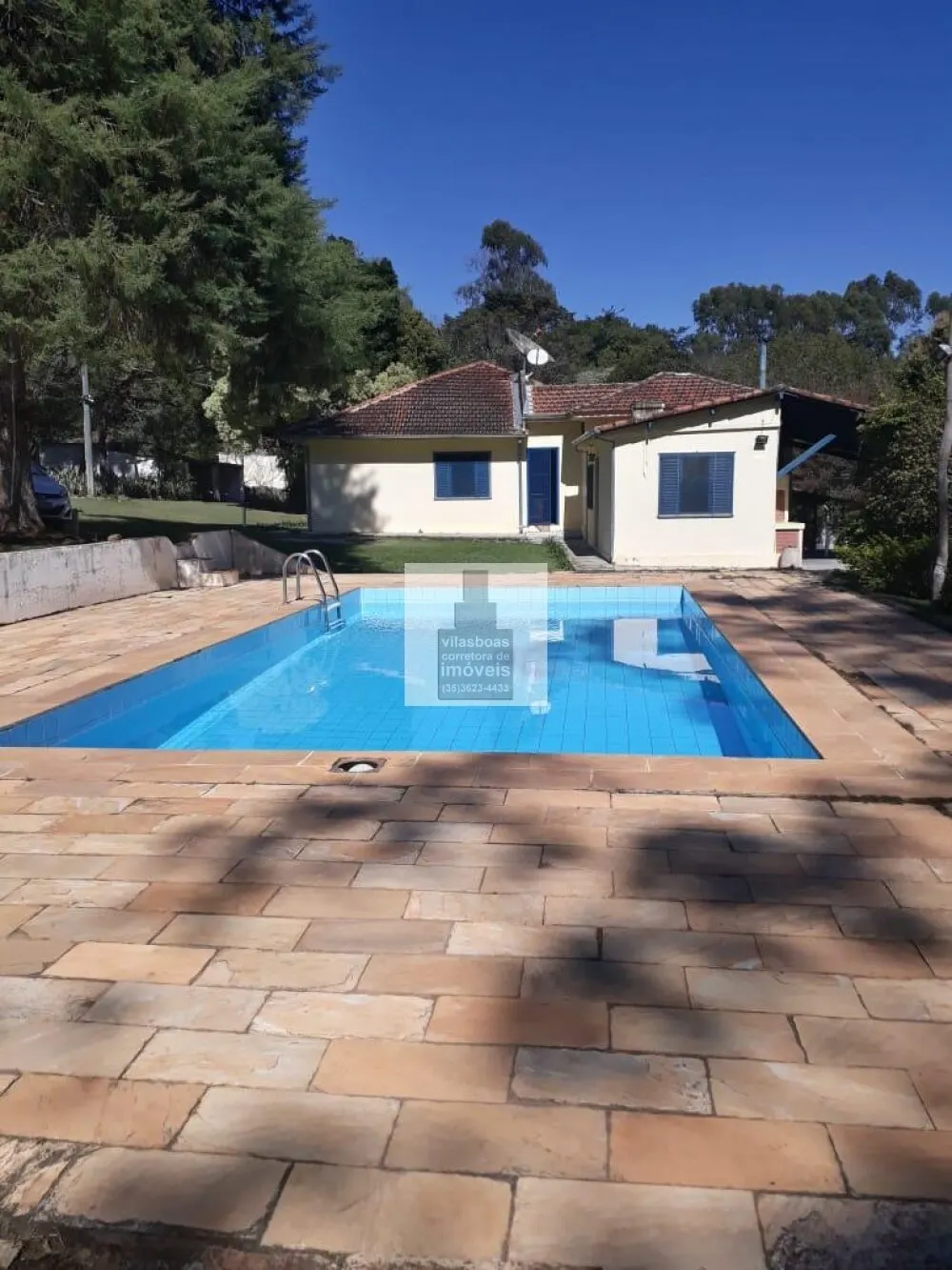 Foto 2 de Chácara de 13,9 hectares com casa de 4 quartos, piscina e área de churrasco, Pessegueiro