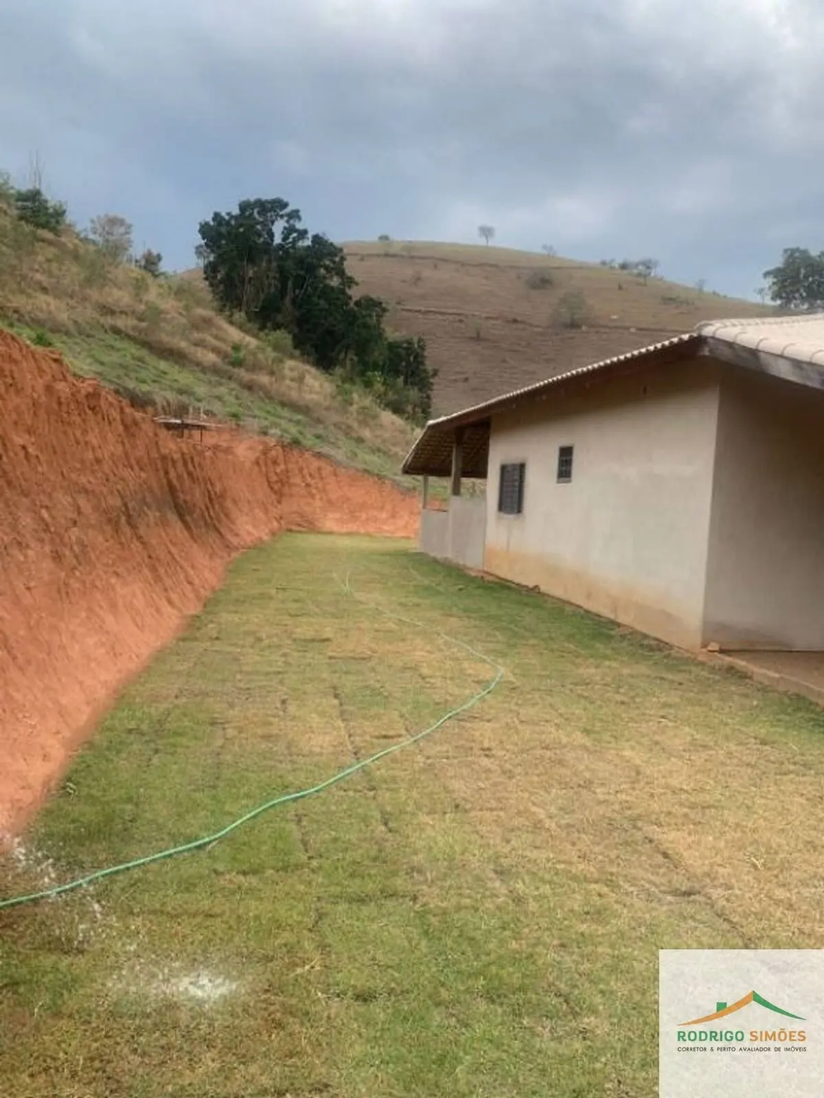 Foto 8 de Chácara de 18.000 m² com casa nova de 3 quartos e pomar, Goiabal
