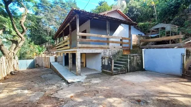 Chácara de 2.000 m² com casa de 2 quartos, edícula e pomar, Cantagalo