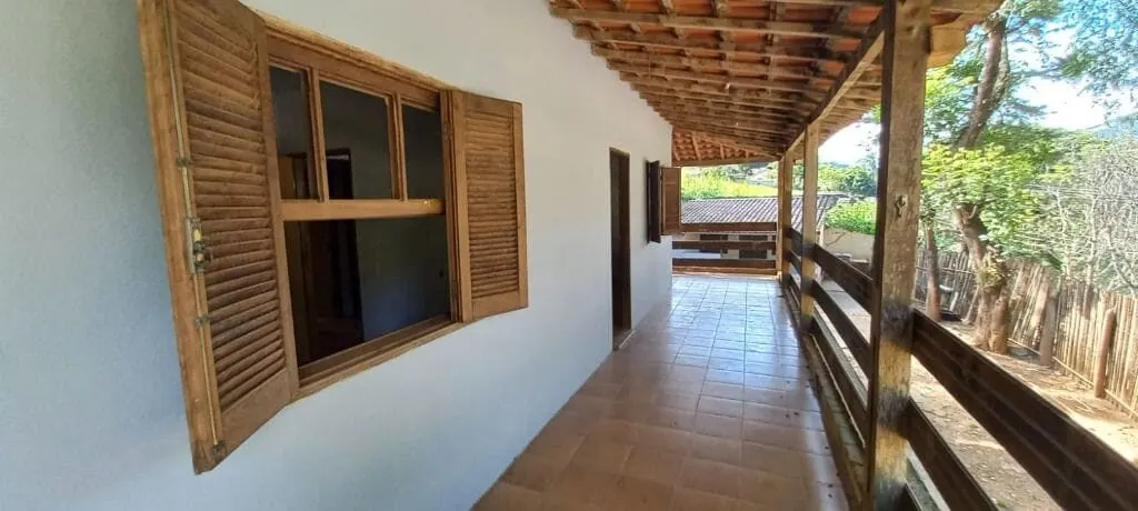 Foto 2 de Chácara de 2.000 m² com casa de 2 quartos, edícula e pomar, Cantagalo
