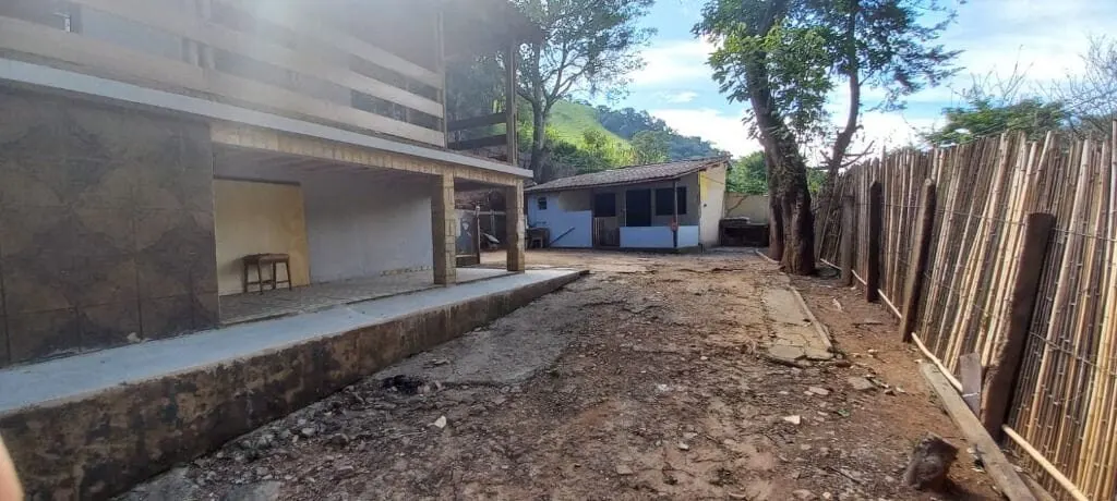 Foto 4 de Chácara de 2.000 m² com casa de 2 quartos, edícula e pomar, Cantagalo
