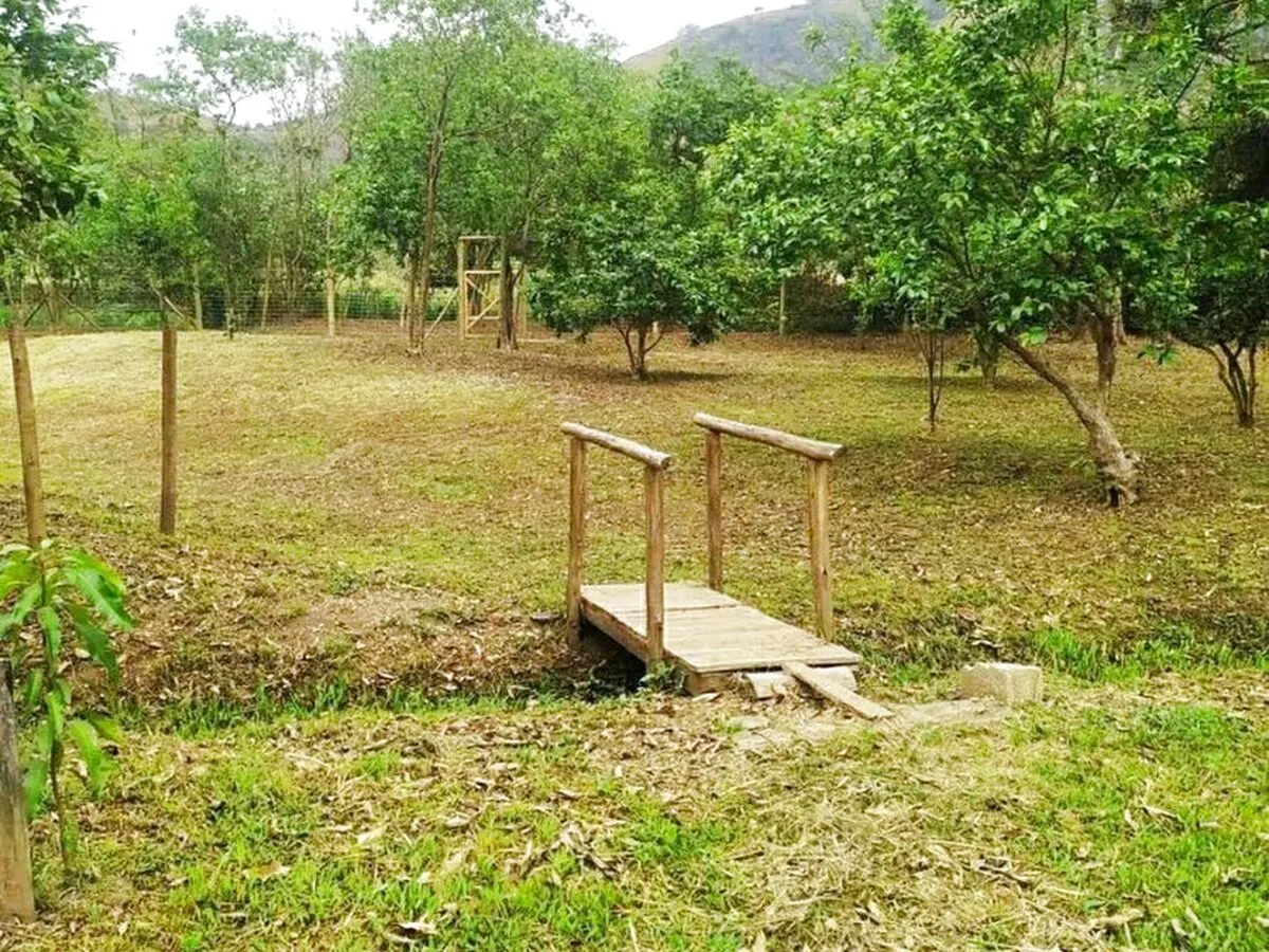 Foto 2 de Chácara de 2.000 m² com casa de 4 quartos, lago e piscina, Moquém