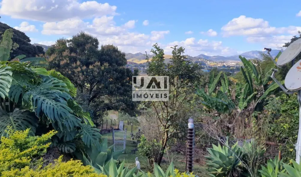 Foto 2 de Chácara de 2.250 m² com casa de 5 quartos, lareira e pomar, Nações