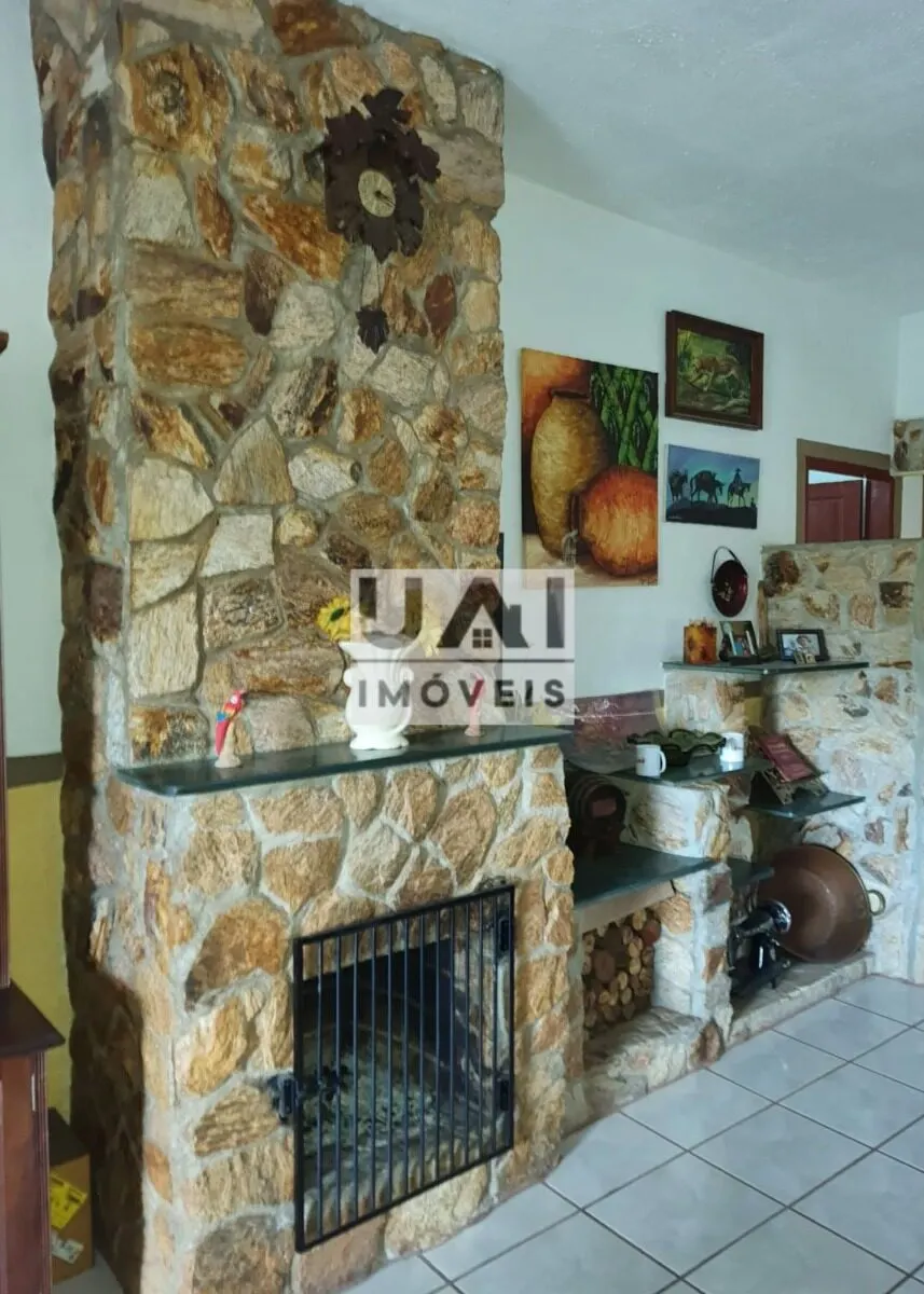 Foto 4 de Chácara de 2.250 m² com casa de 5 quartos, lareira e pomar, Nações