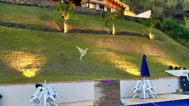 Foto 1 de Chácara de 3 quartos com piscina e energia solar, porteira fechada, Pinheirinho