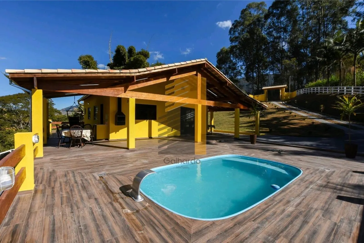 Foto 2 de Chácara em condomínio com casa de 3 quartos (1 suíte), piscina e deque, Área Rural de Itajubá
