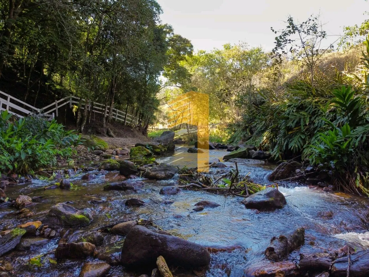 Foto 8 de Chácara em condomínio com casa de 3 quartos (1 suíte), piscina e deque, Área Rural de Itajubá