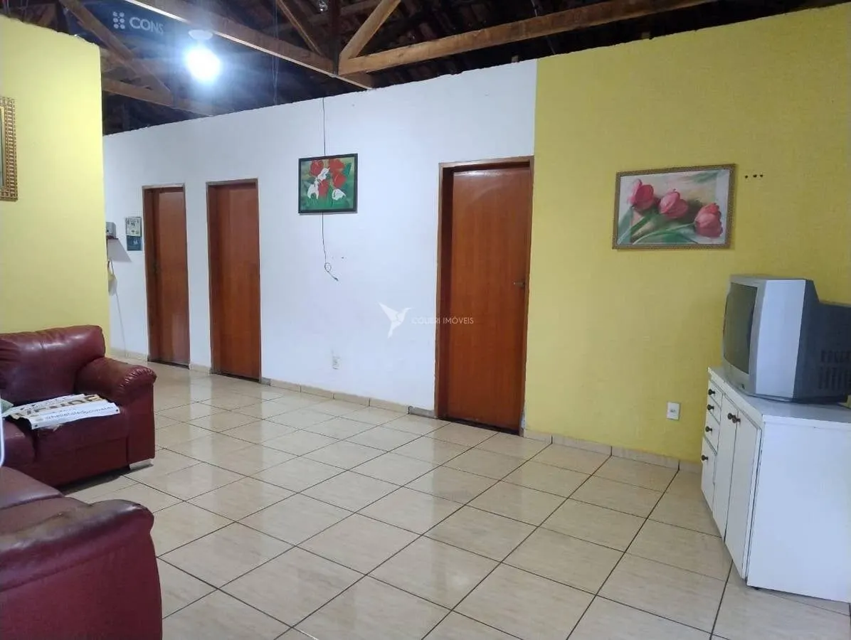 Foto 3 de Chácara mobiliada de 3 quartos para alugar com pomar, Coito