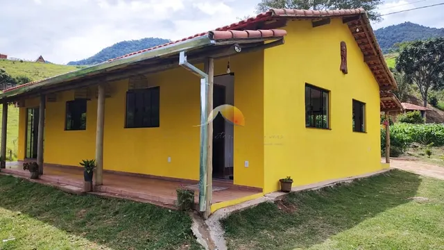 Foto 1 de Chácara de 4.000 m² com casa de 3 quartos, tanques de peixe e pomar, Água Limpa