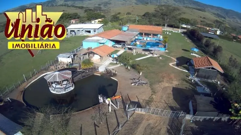 Foto 4 de Chácara com casa de 4 quartos, piscinas e tanque de peixes, Freires