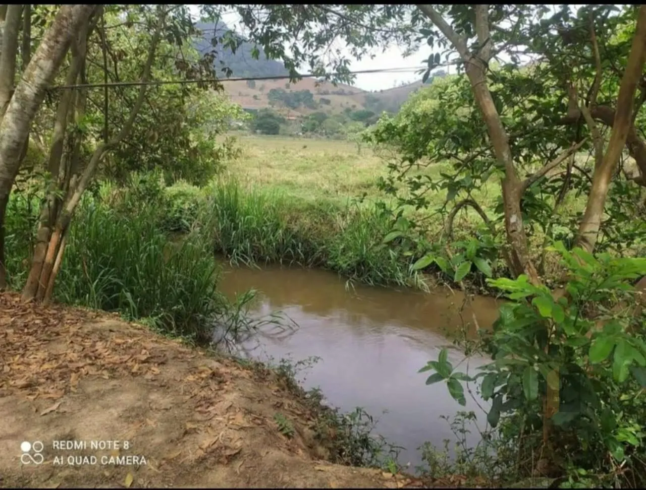 Foto 2 de Chácara de 2.000 m² com casa de 4 quartos, lago e piscina, Moquém