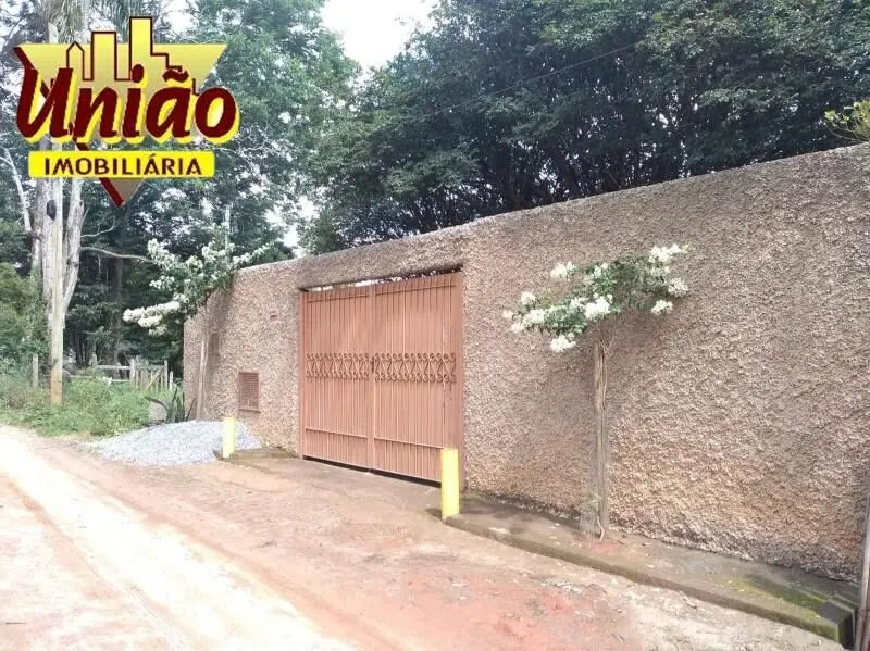 Foto 2 de Chácara de 650 m² com sobrado de 2 quartos e pomar, Açude