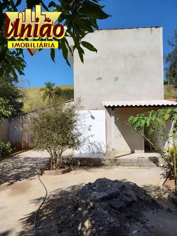 Foto 5 de Chácara de 650 m² com sobrado de 2 quartos e pomar, Açude