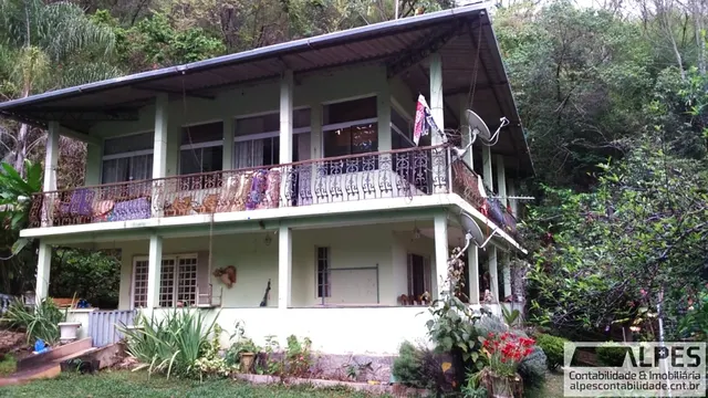 Foto 1 de Chácara de 72.000 m² com casa de 3 suítes, piscina e mata nativa, Pedra Preta
