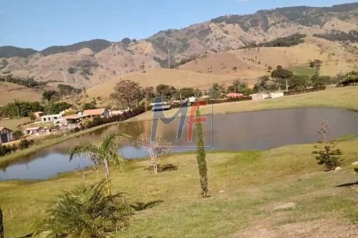 Foto 6 de Chácara com lago nos Freires