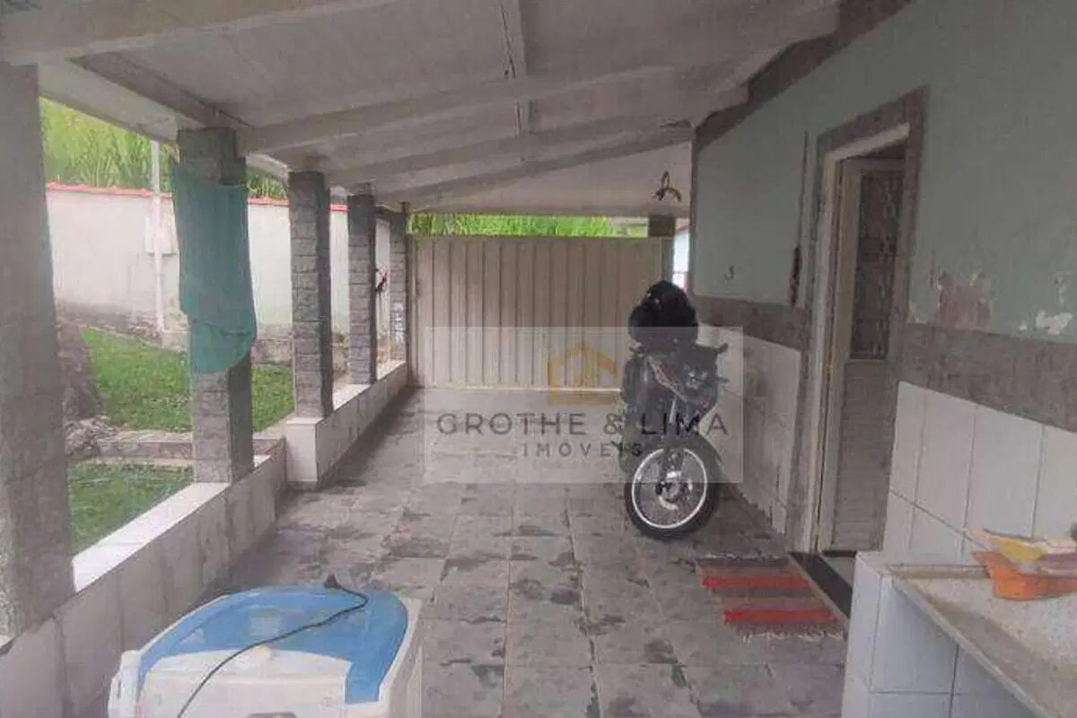 Foto 3 de Chácara com casa e córrego