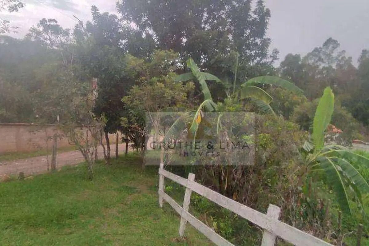 Foto 6 de Chácara com casa e córrego