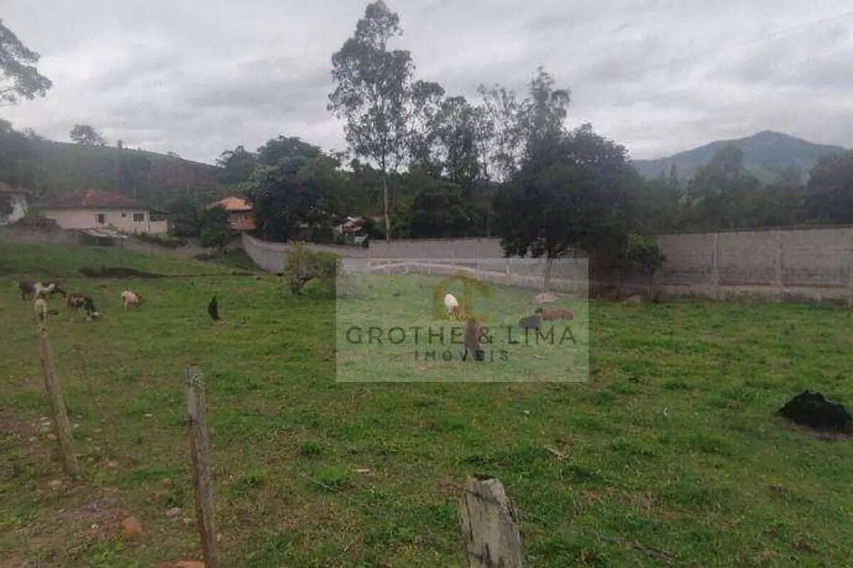 Foto 5 de Sítio com córrego e acesso rural