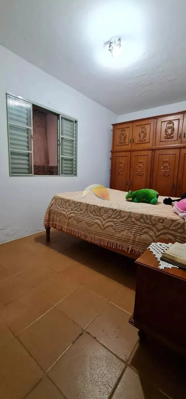 Foto 6 de Imóvel com casa da frente e casa dos fundos, 3 quartos cada e garagem para 4 carros, Estiva