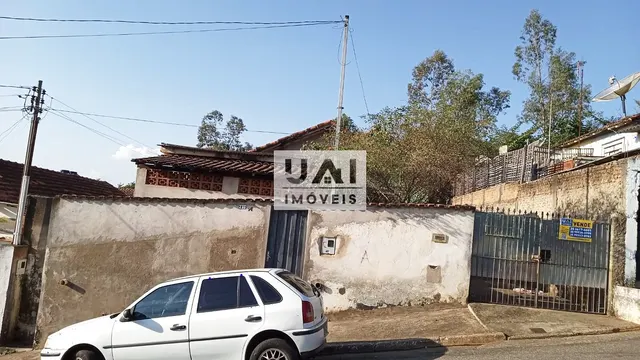 Duas casas no mesmo terreno de 283 m², uma alugada, Rebourgeon