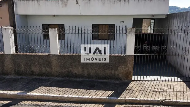 Duas casas no mesmo terreno com 3 quartos e 2 vagas, Estiva