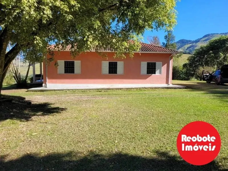 Foto 3 de Fazenda de 10 alqueires com casa de 7 quartos, lago e piscina, Freires