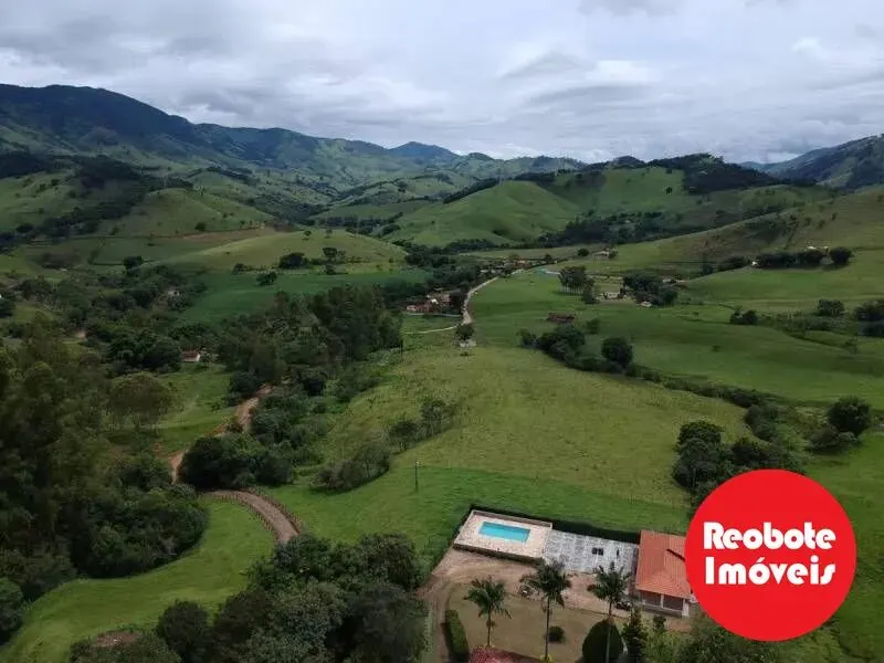 Foto 4 de Fazenda de 10 alqueires com casa de 7 quartos, lago e piscina, Freires