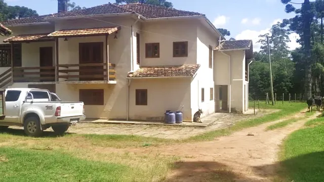 Foto 1 de Fazenda de 395 hectares com casa sede, 3 casas de caseiro e estrutura para gado, Área Rural de Itajubá