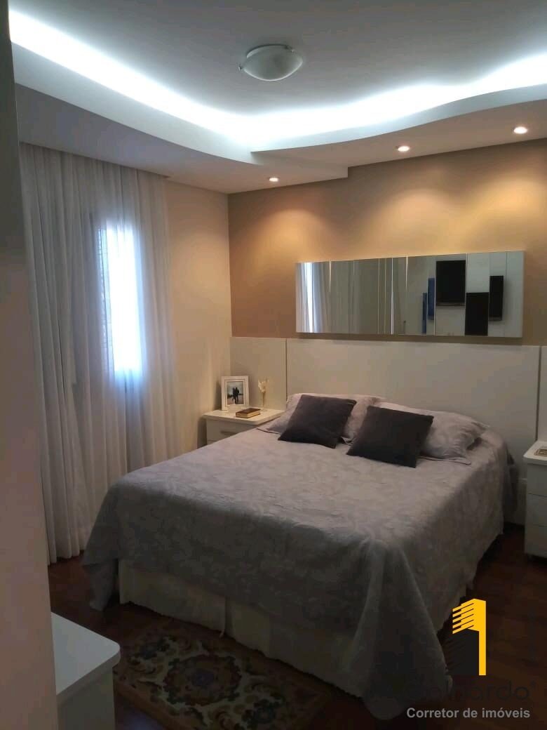 Foto 5 de Apartamento de 3 quartos com 184,07 m² no Centro