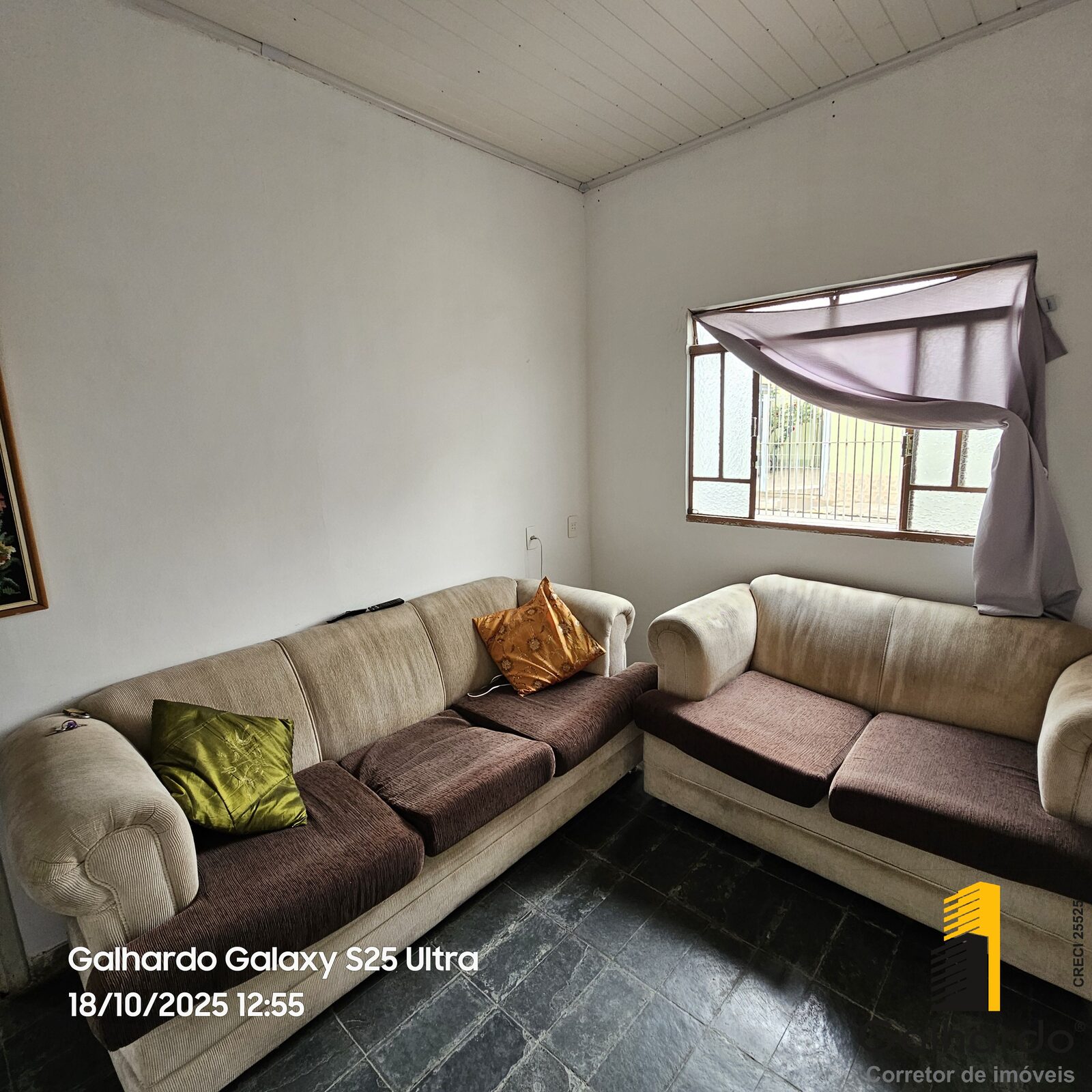 Foto 2 de Casa de 5 quartos com loja comercial na Avenida