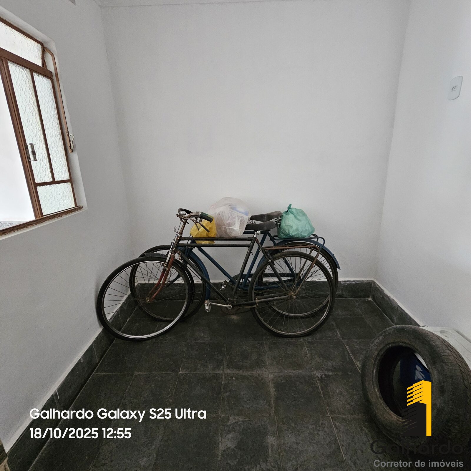 Foto 6 de Casa de 5 quartos com loja comercial na Avenida