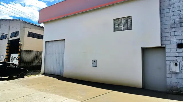 Foto 1 de Galpão de 330 m² para alugar no bairro Distrito Industrial