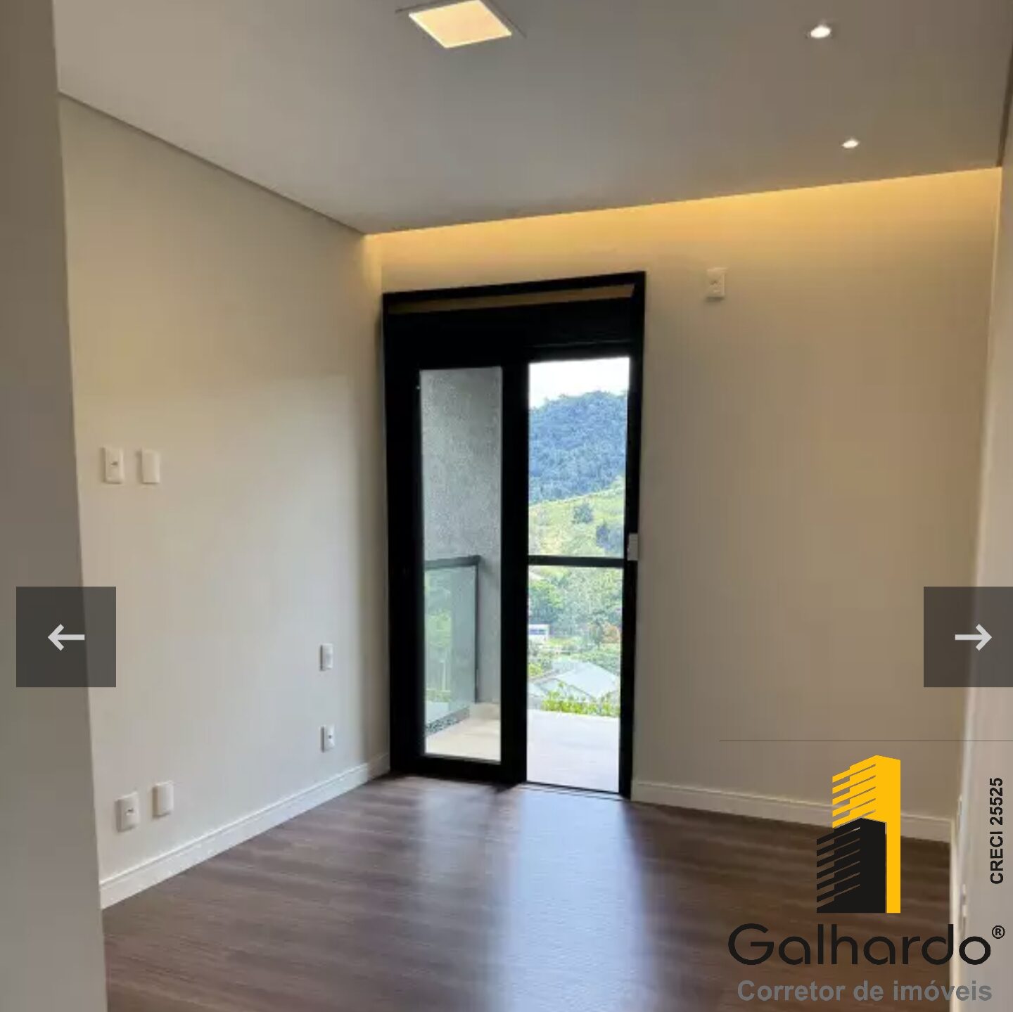 Foto 6 de Casa de 4 quartos no Pinheirinho