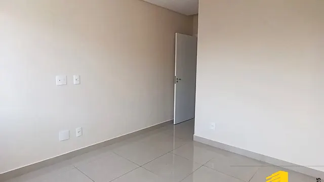 Apartamento 03 de 77 m² para alugar no bairro Pinheirinho