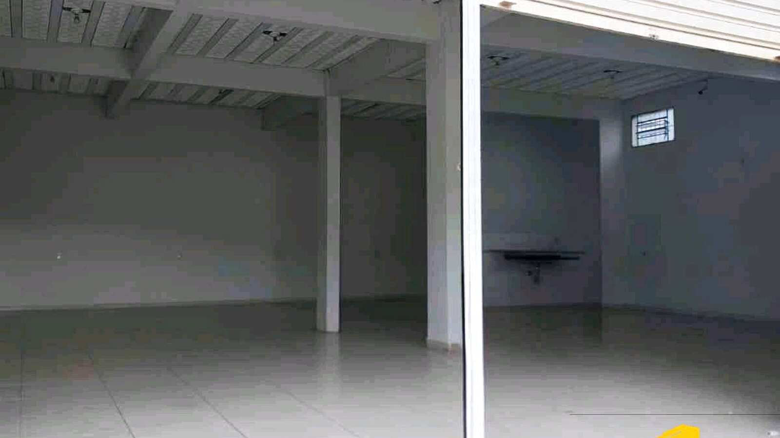 Loja comercial em Santa Terezinha