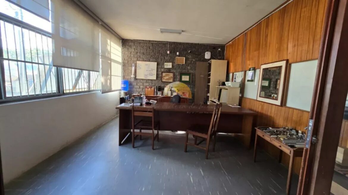Foto 4 de Galpão de 1.610 m² em terreno de 4.029 m², Distrito Industrial
