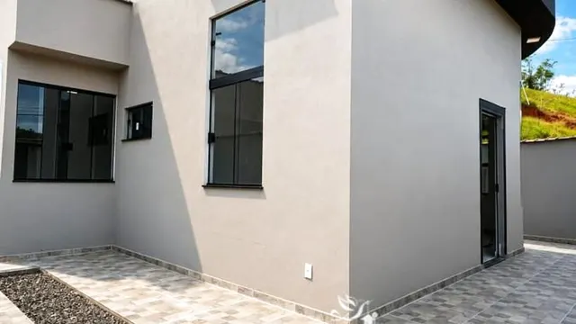 Casa de 3 quartos em Jardim Califórnia, 137 m²